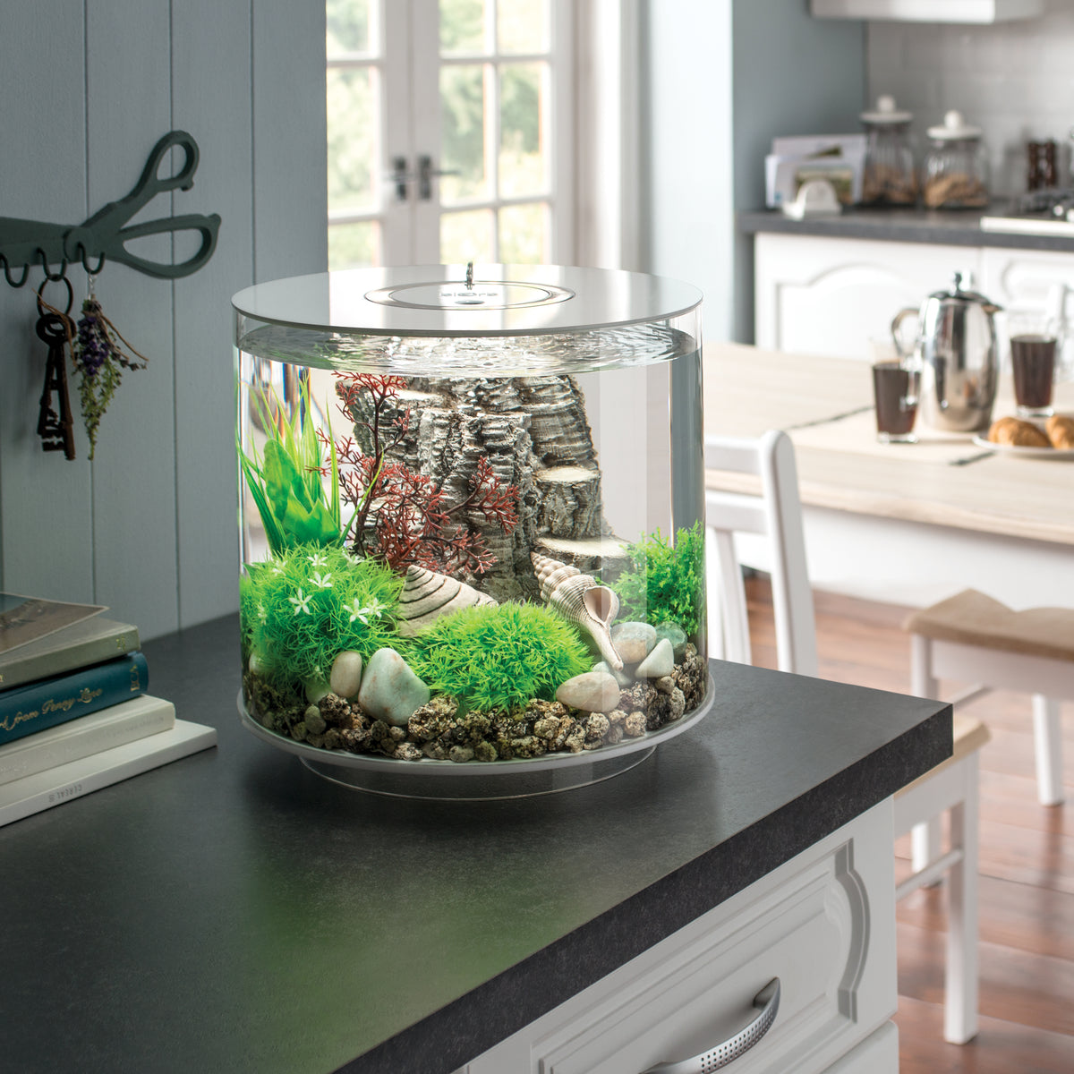 TUBE 15 - Lakeside Lifestyle