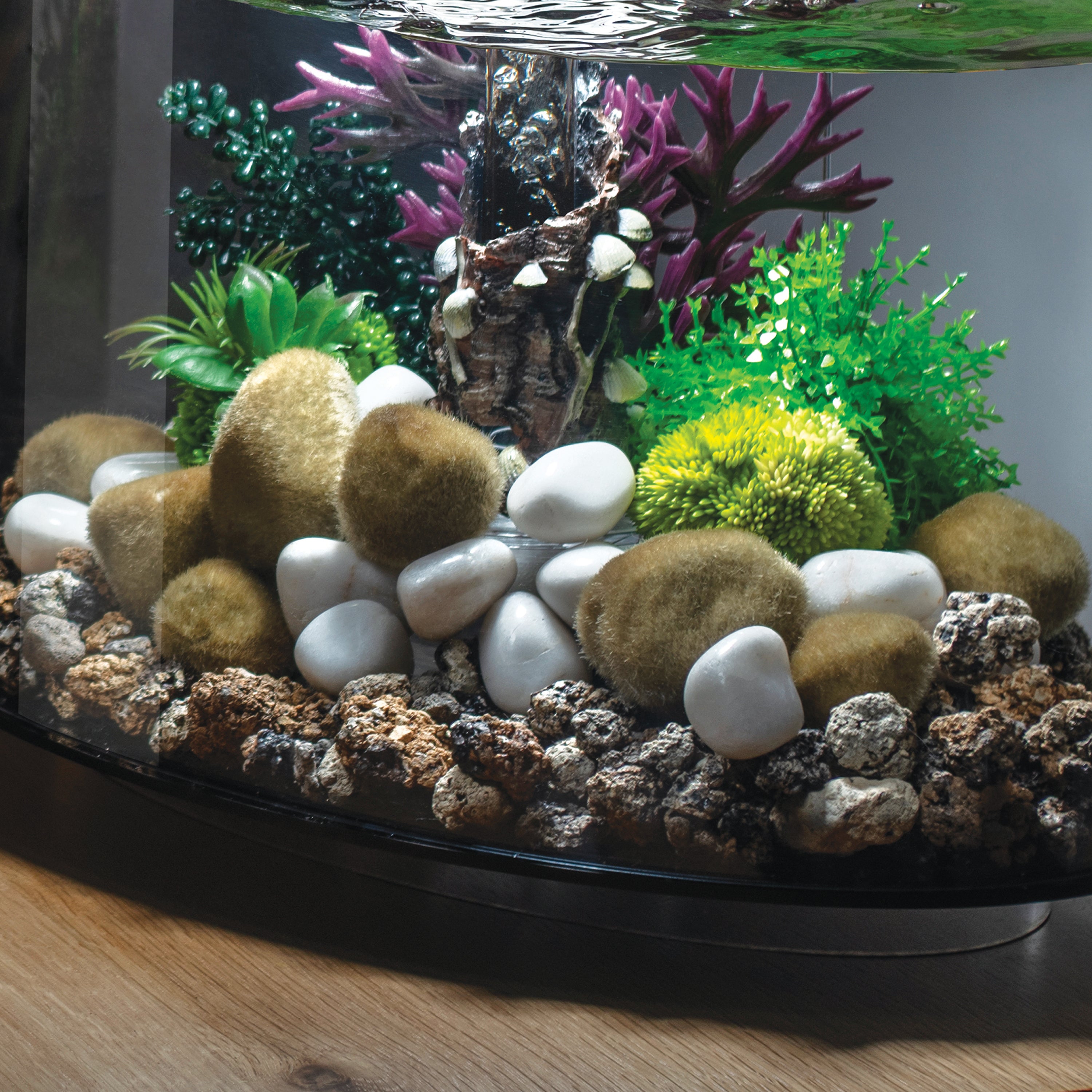 Moss Pebbles Set - Sand In use